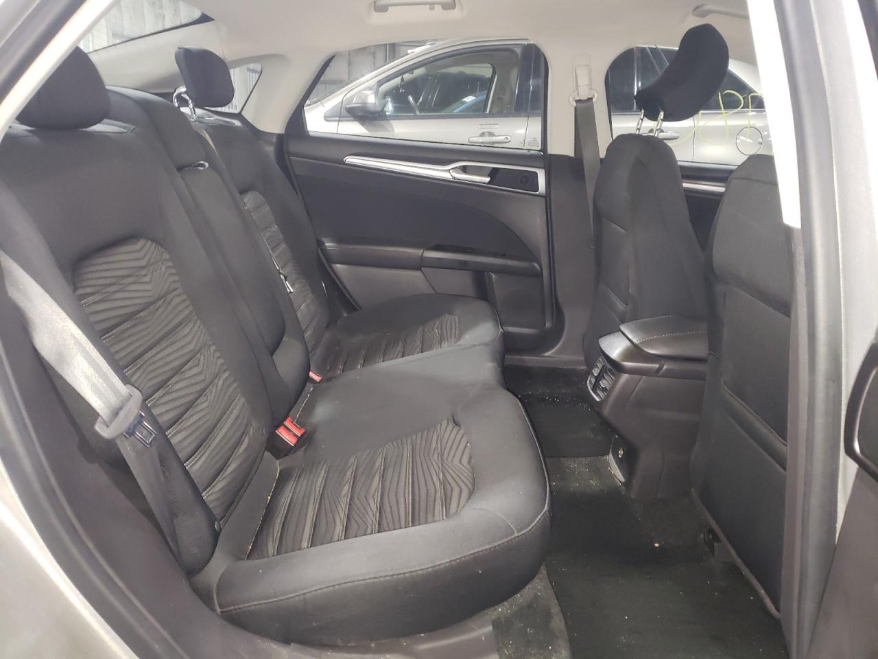 Photo 6 from auction – 2016 FORD FUSION SE with VIN 3FA6P0HD6GR260240
