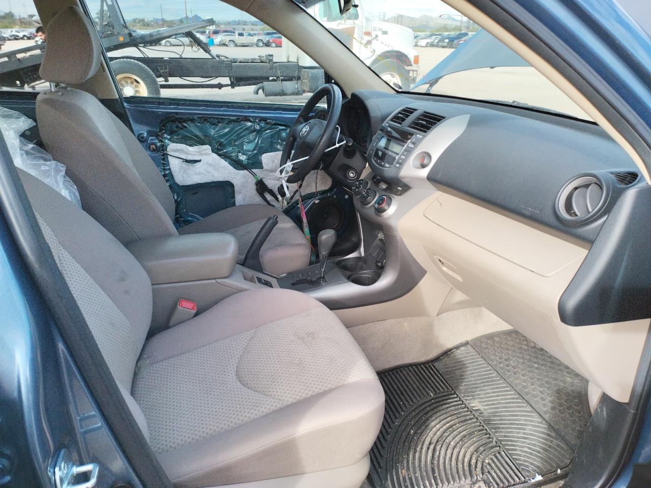 Photo 5 from auction – 2007 TOYOTA RAV4 with VIN JTMZD33V875046158