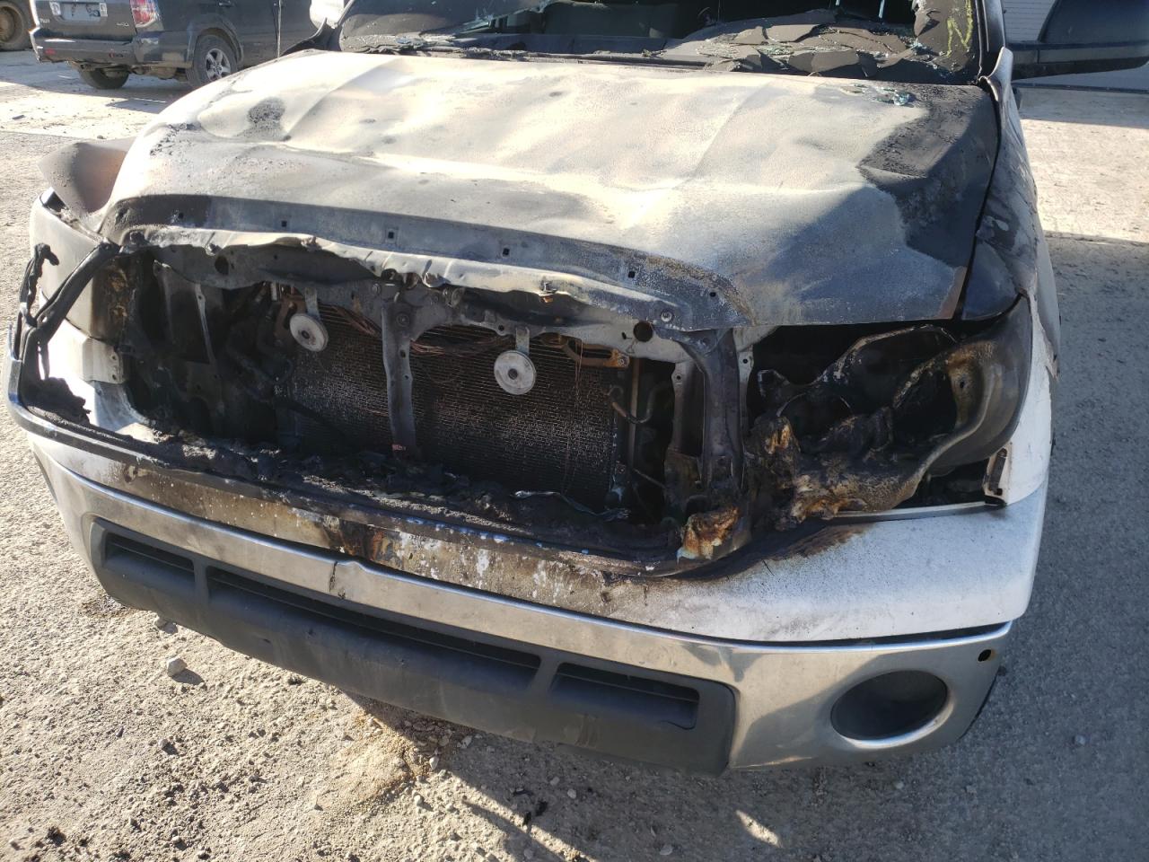Photo 9 from auction – 2011 TOYOTA TUNDRA DOU with VIN 5TFCY5F10BX011514
