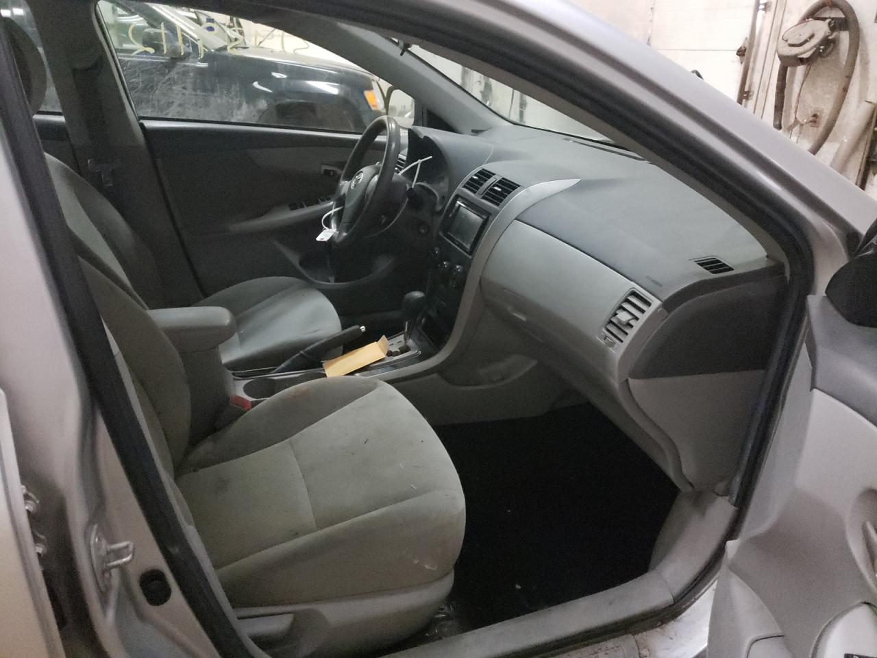 Photo 5 from auction – 2010 TOYOTA COROLLA BA with VIN 1NXBU4EE1AZ380089