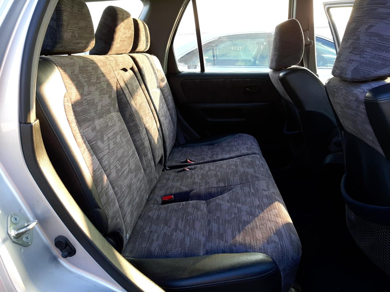 Photo 6 from auction – 2003 HONDA CR-V LX with VIN JHLRD68483C014613