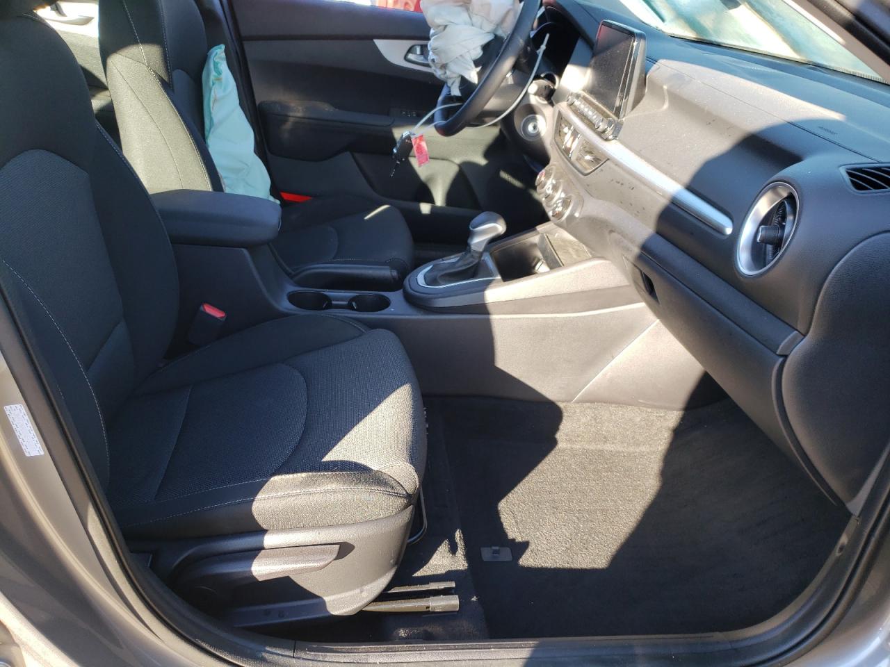 Photo 5 from auction – 2022 KIA FORTE FE with VIN 3KPF24AD1NE430597