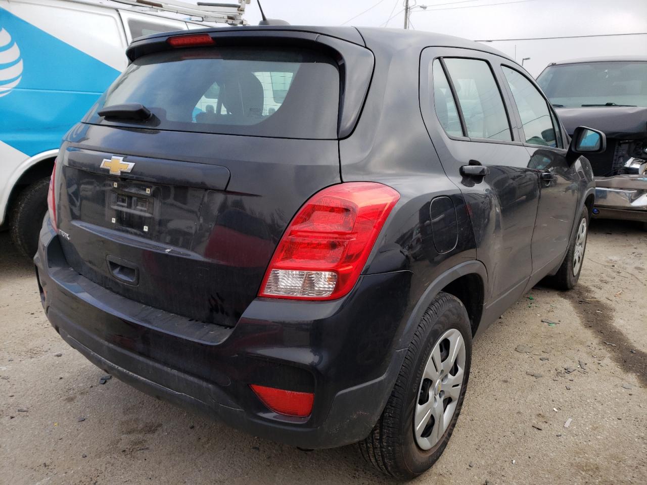 Photo 4 from auction – 2018 CHEVROLET TRAX LS with VIN 3GNCJKSB6JL323243