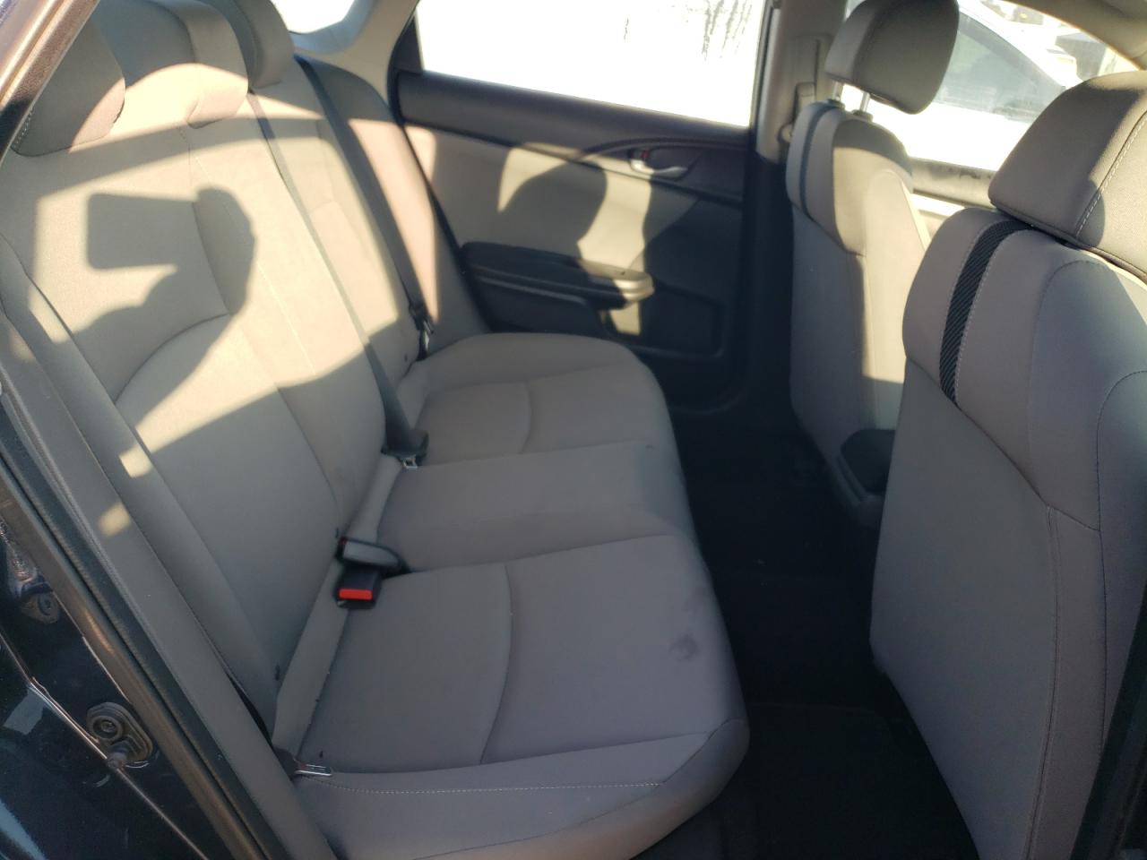 Photo 6 from auction – 2017 HONDA CIVIC LX with VIN 19XFC2F54HE075996