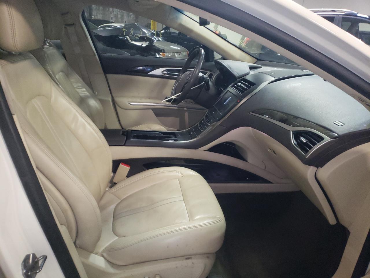 Photo 5 from auction – 2013 LINCOLN MKZ with VIN 3LN6L2GK1DR825387