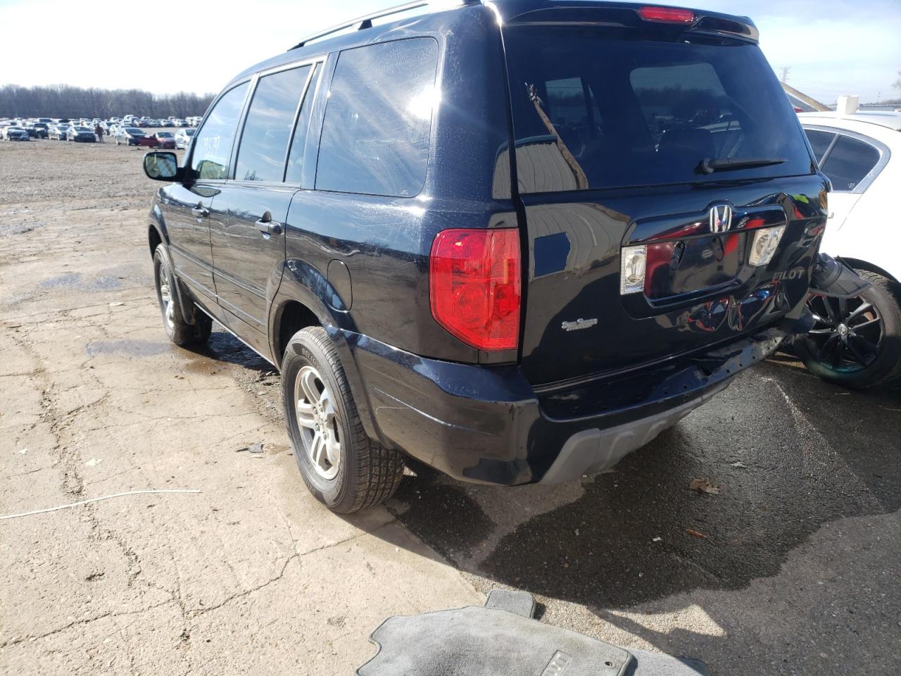 Photo 3 from auction – 2004 HONDA PILOT EXL with VIN 2HKYF18614H581212