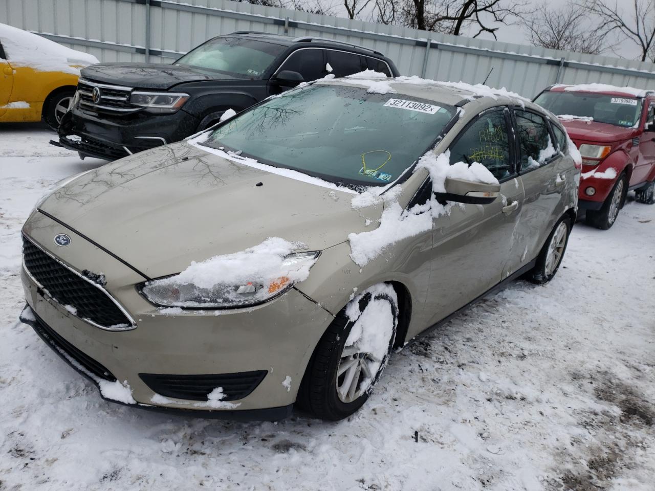 Photo 2 from auction – 2016 FORD FOCUS SE with VIN 1FADP3K24GL276841