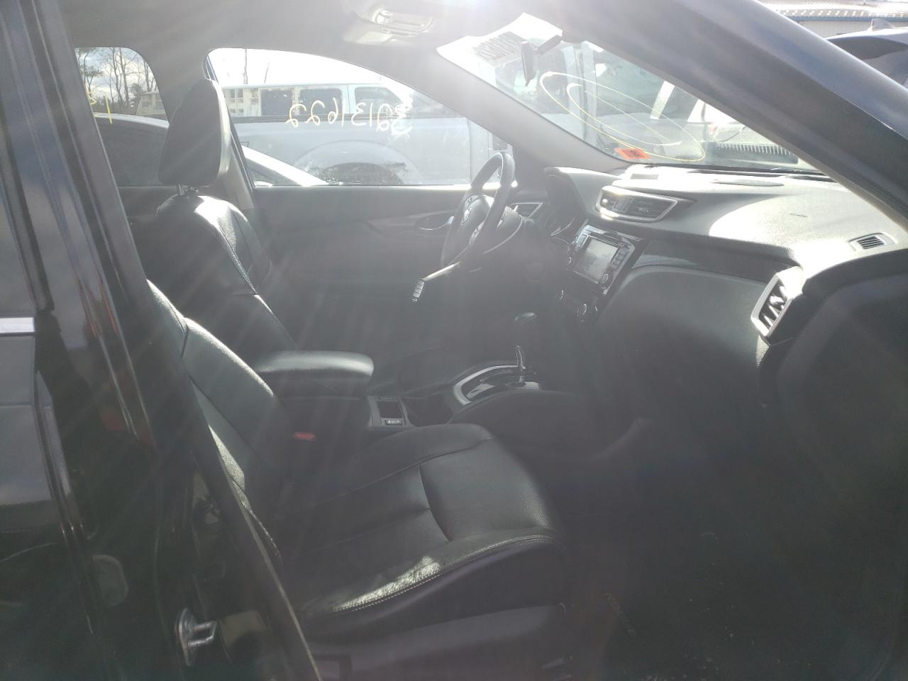 Photo 5 from auction – 2014 NISSAN ROGUE S with VIN 5N1AT2MV4EC823979
