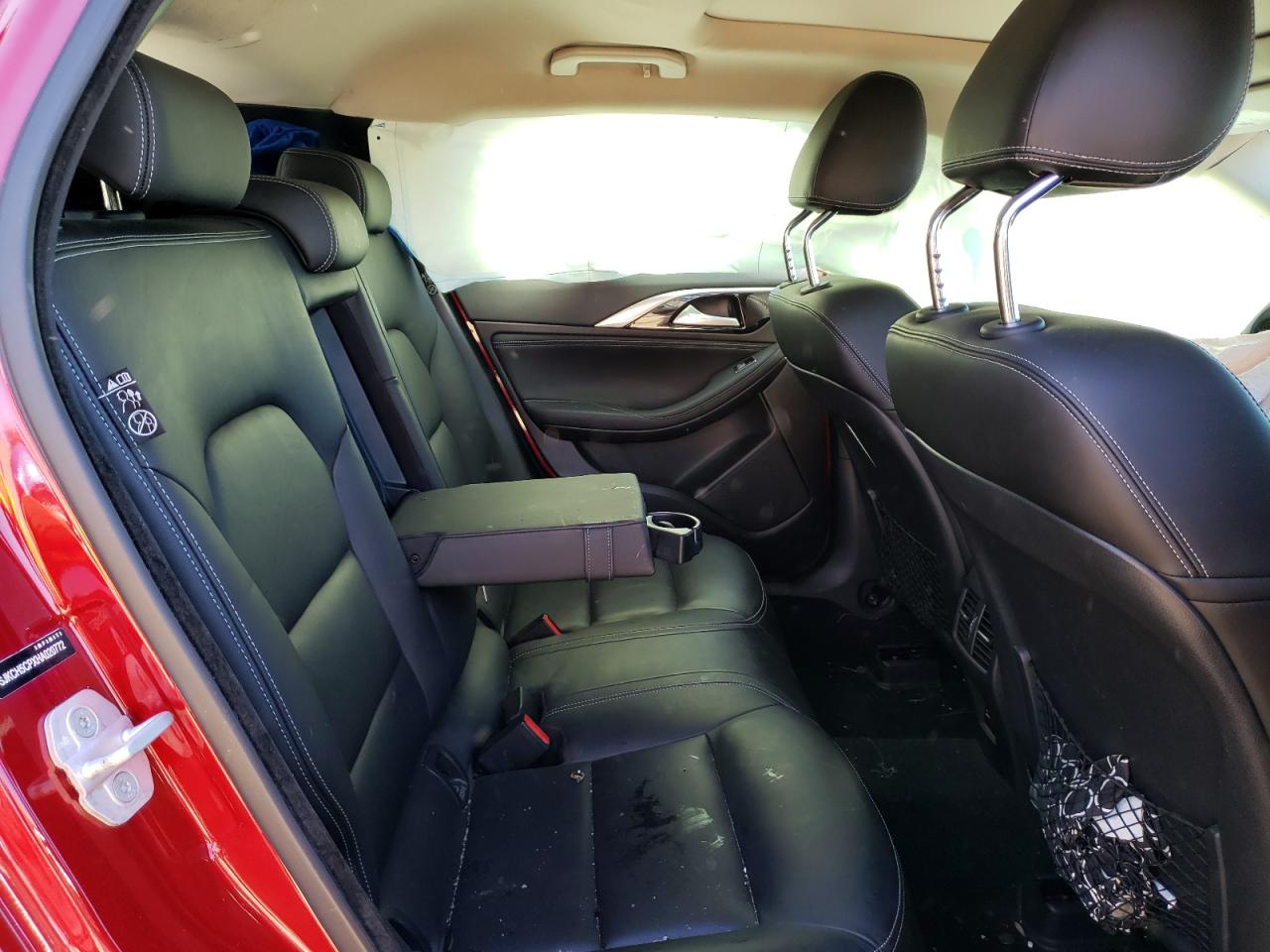 Photo 6 from auction – 2017 INFINITI QX30 BASE with VIN SJKCH5CPXHA020772