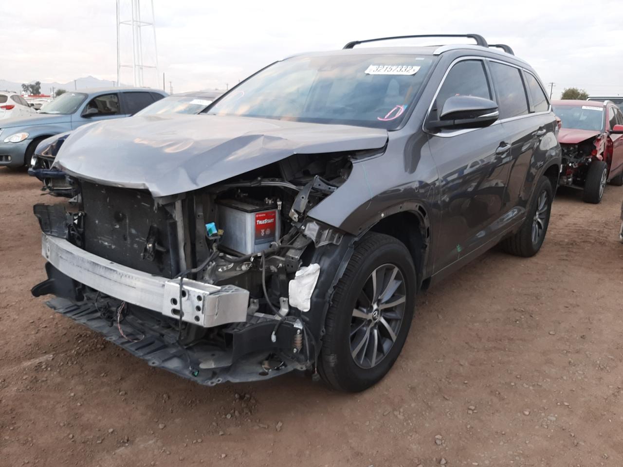 Zdjęcie 2 z aukcji – 2018 TOYOTA HIGHLANDER z VIN 5TDKZRFH9JS528943