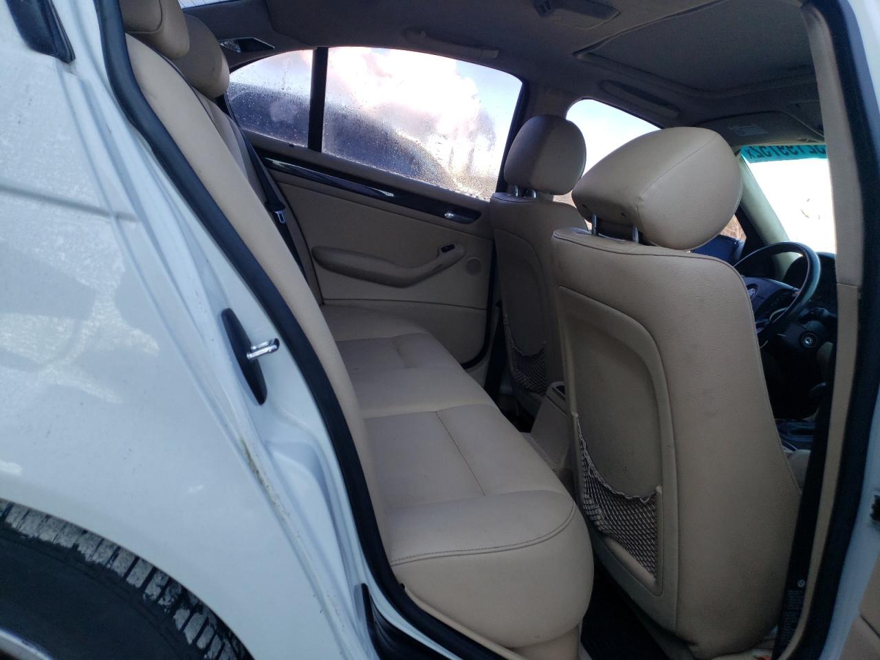 Photo 6 from auction – 2005 BMW 325 I with VIN WBAEV33475KW18920