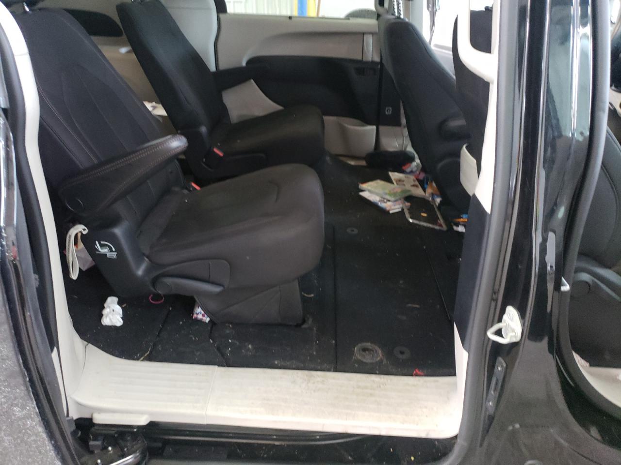 Photo 6 from auction – 2019 CHRYSLER PACIFICA T with VIN 2C4RC1FG7KR734149