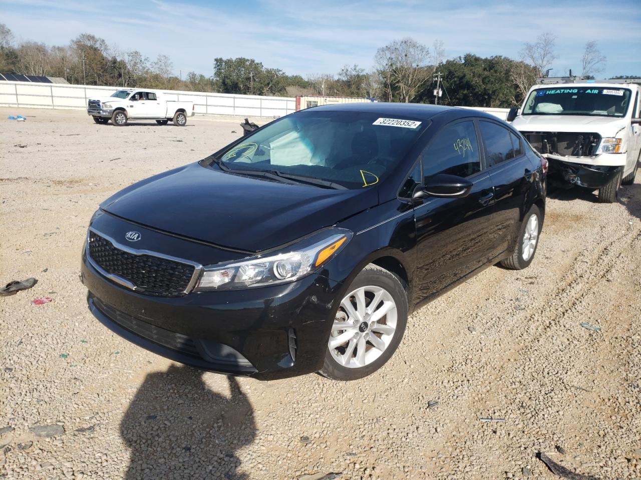 Photo 2 from auction – 2017 KIA FORTE LX with VIN 3KPFL4A7XHE014446