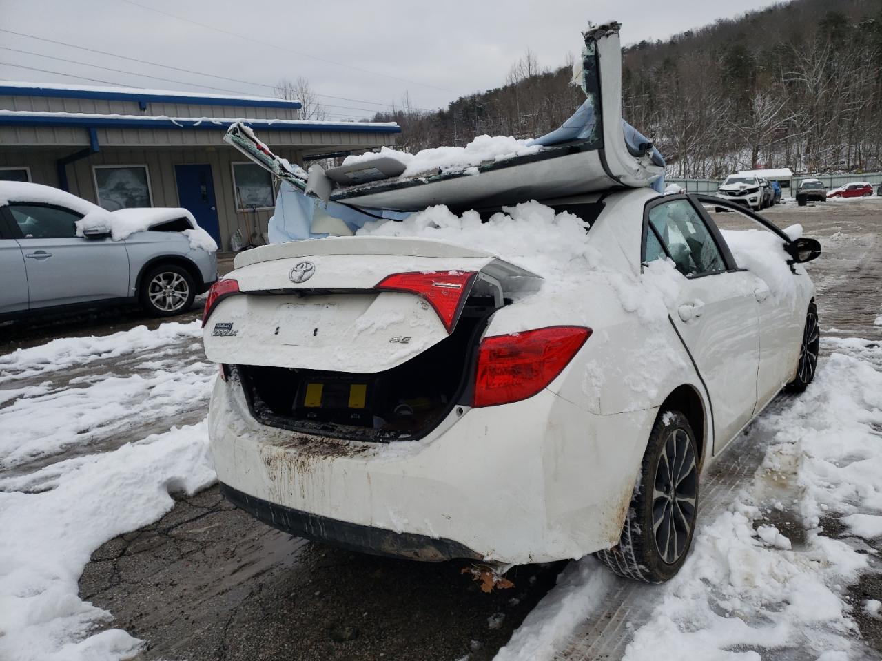 Photo 4 from auction – 2018 TOYOTA COROLLA L with VIN 2T1BURHE5JC993813