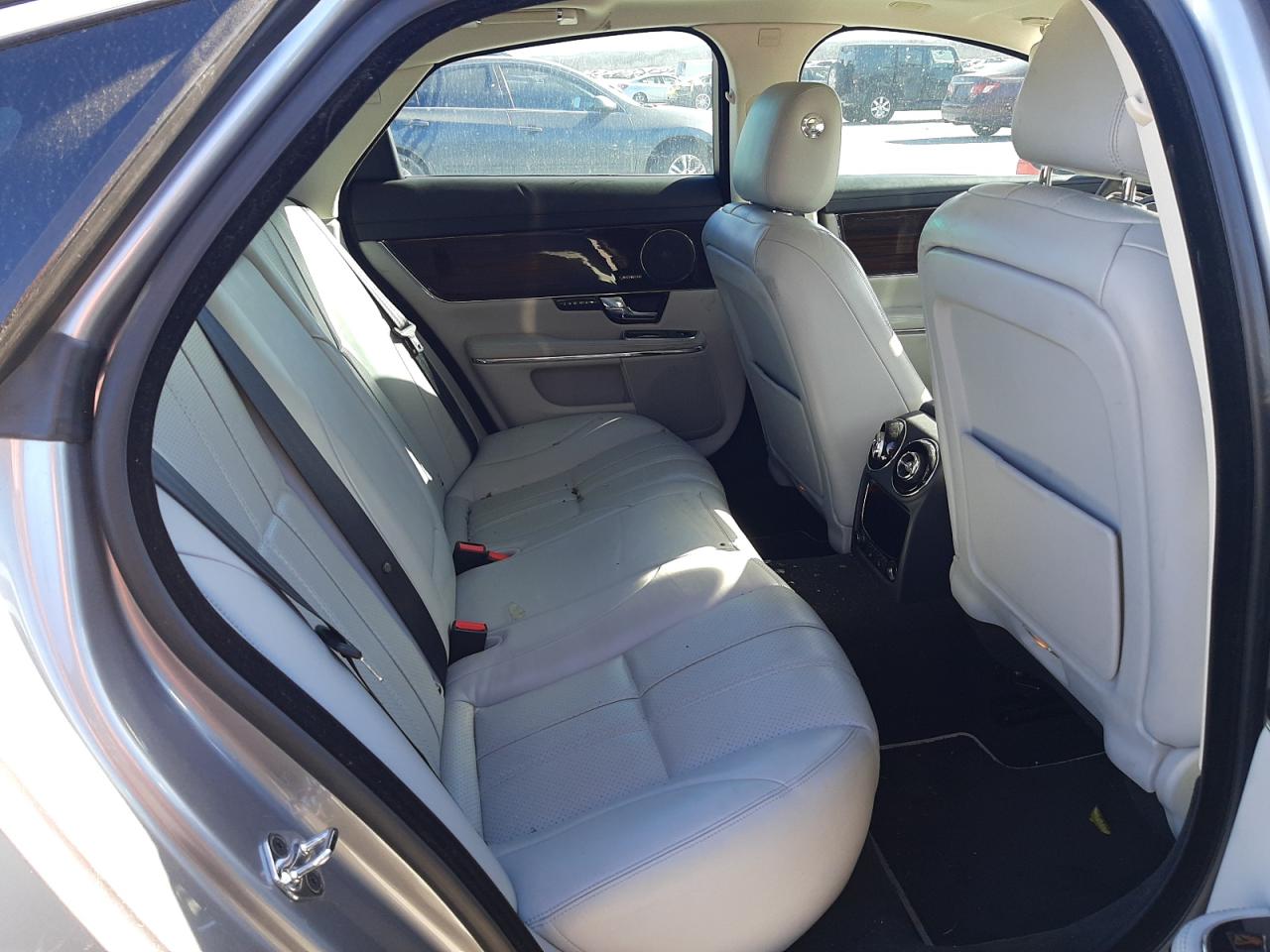 Photo 6 from auction – 2013 JAGUAR XJ with VIN SAJWA1C76D8V58594