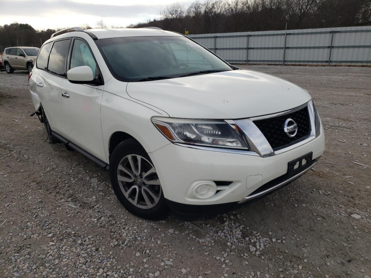 NISSAN PATHFINDER 2014 with VIN 5N1AR2MNXEC703215 - Photo from auction