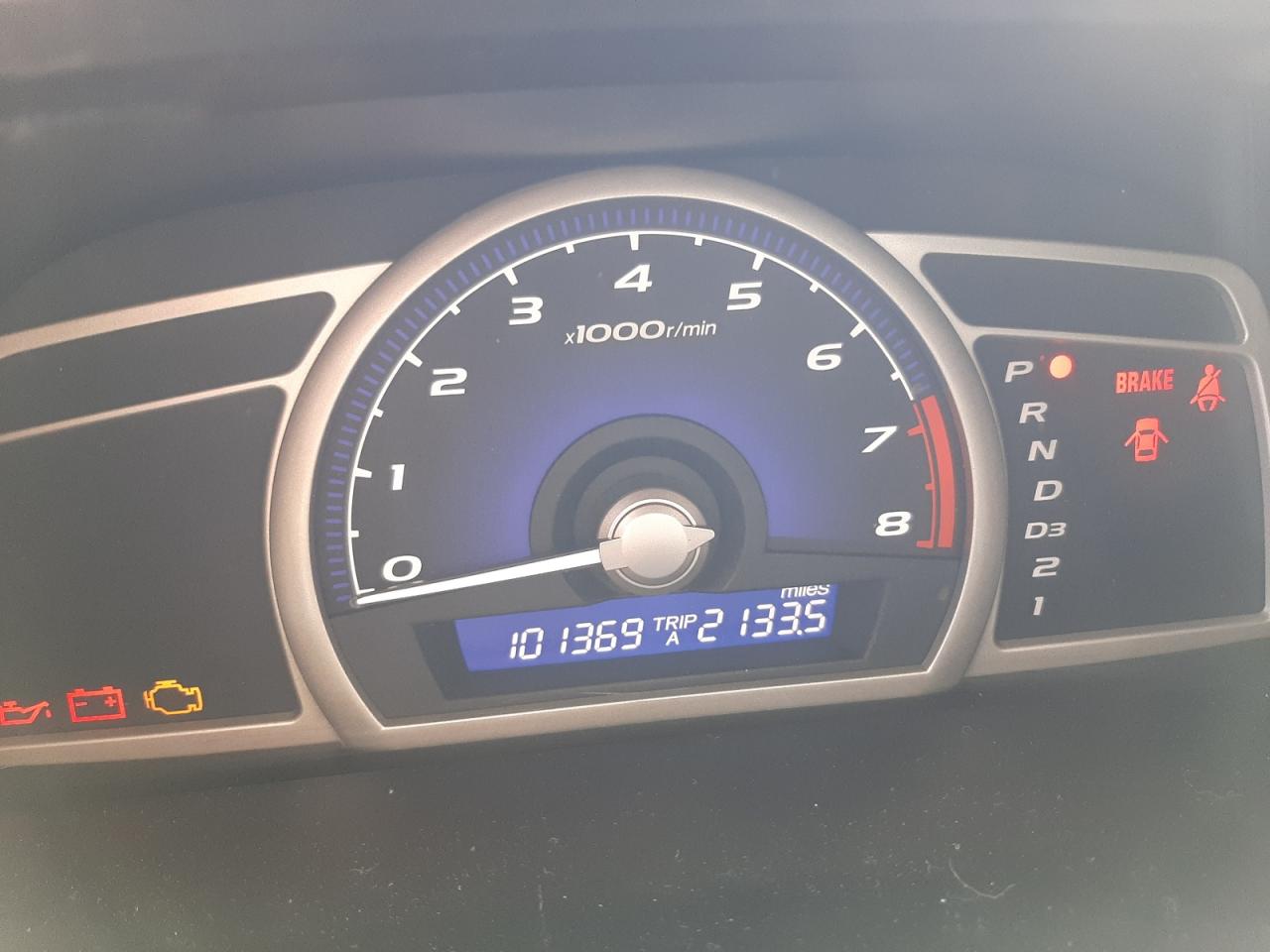 Photo 8 from auction – 2010 HONDA CIVIC LX with VIN 19XFA1F50AE050101