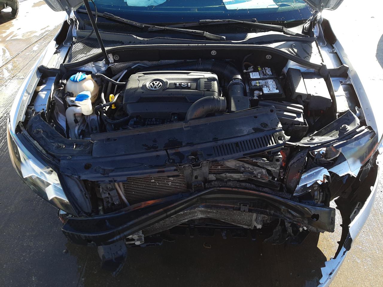 Photo 7 from auction – 2014 VOLKSWAGEN PASSAT S with VIN 1VWAT7A33EC033218