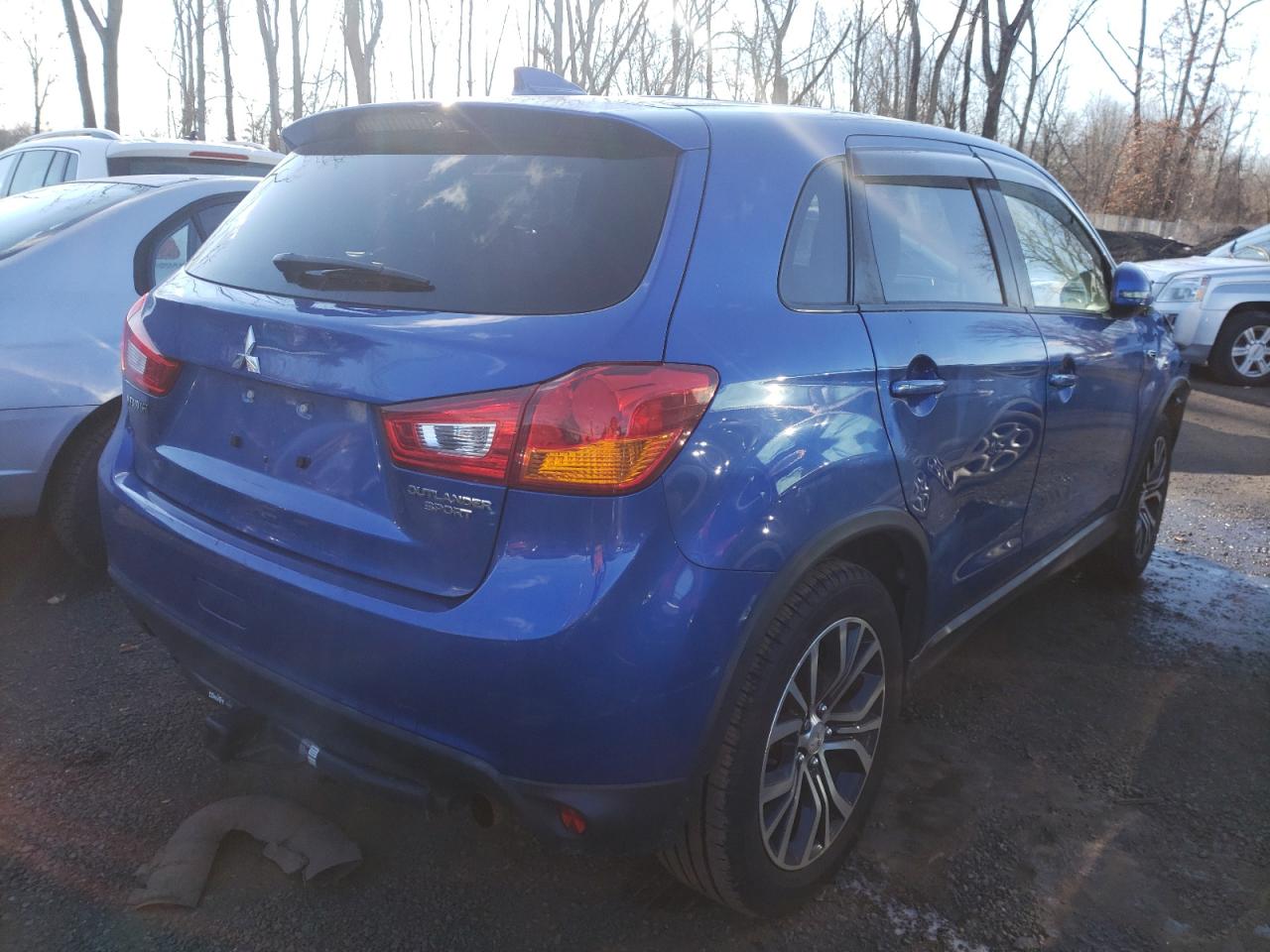 Photo 4 from auction – 2017 MITSUBISHI OUTLANDER with VIN JA4AR3AU0HZ051397