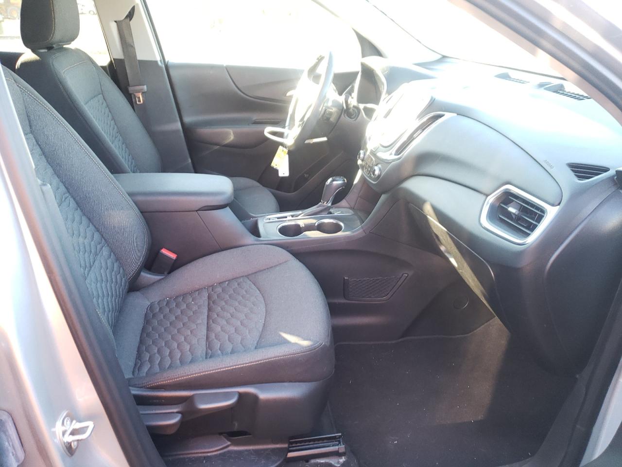 Photo 5 from auction – 2019 CHEVROLET EQUINOX LT with VIN 3GNAXKEVXKS507166