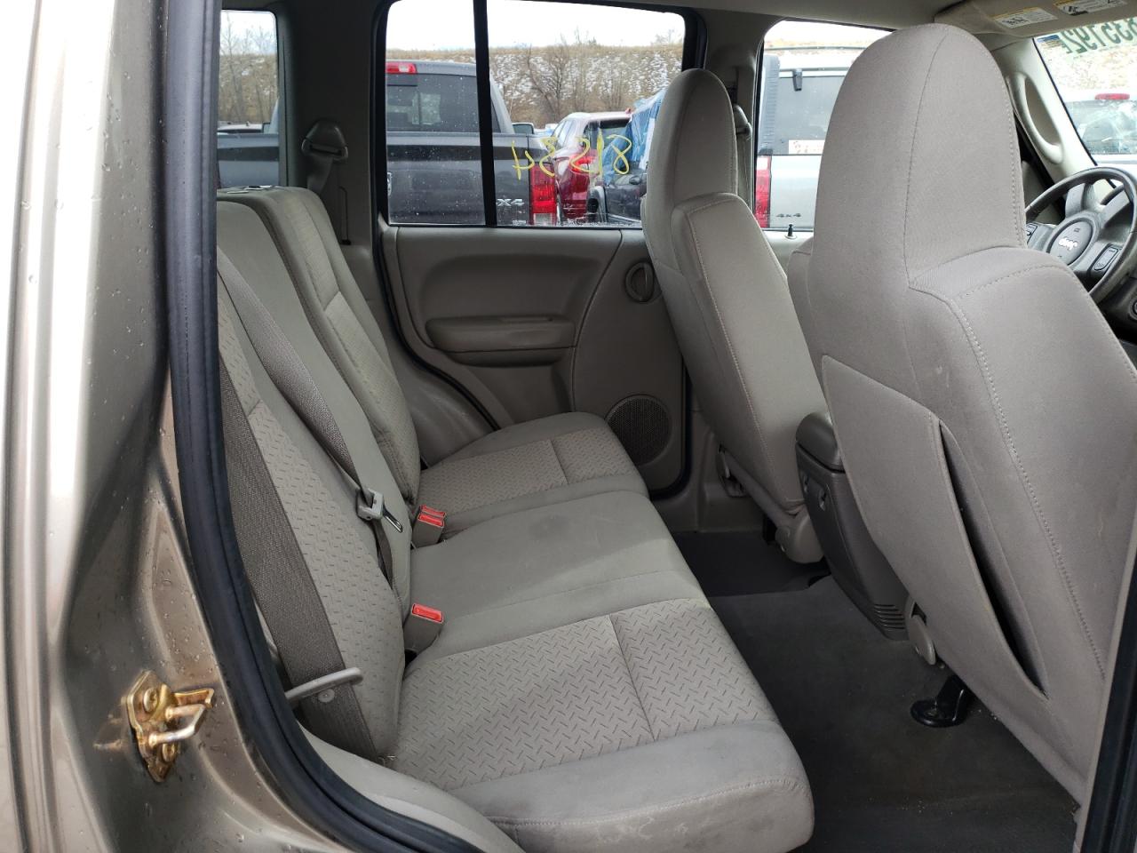 Photo 6 from auction – 2006 JEEP LIBERTY RE with VIN 1J4GL38K16W262509