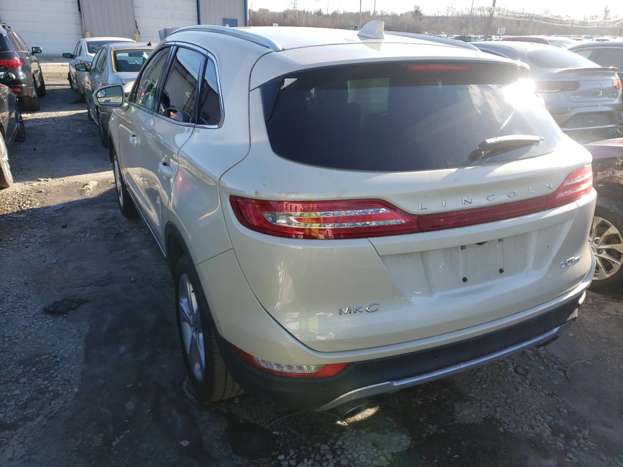 Photo 3 from auction – 2018 LINCOLN MKC PREMIE with VIN 5LMCJ1D97JUL15163
