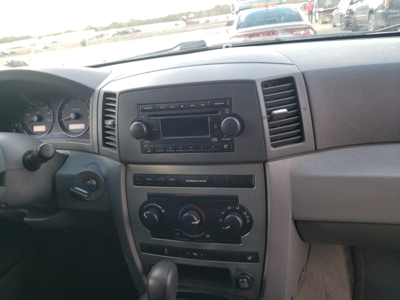 Photo 9 from auction – 2006 JEEP GRAND CHER with VIN 1J4GR48K06C181264