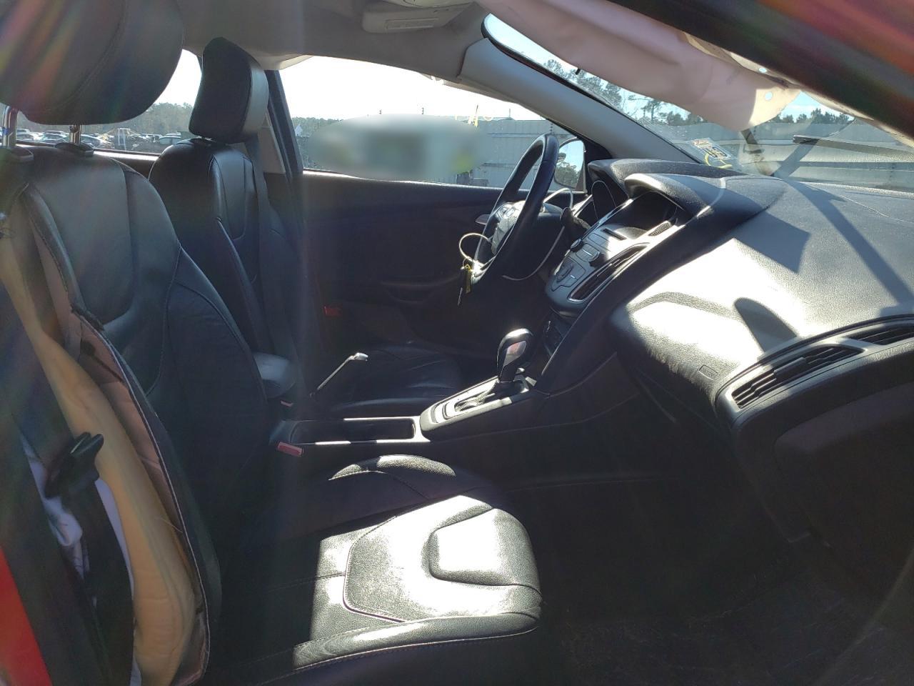 Photo 5 from auction – 2016 FORD FOCUS SE with VIN 1FADP3F22GL239362
