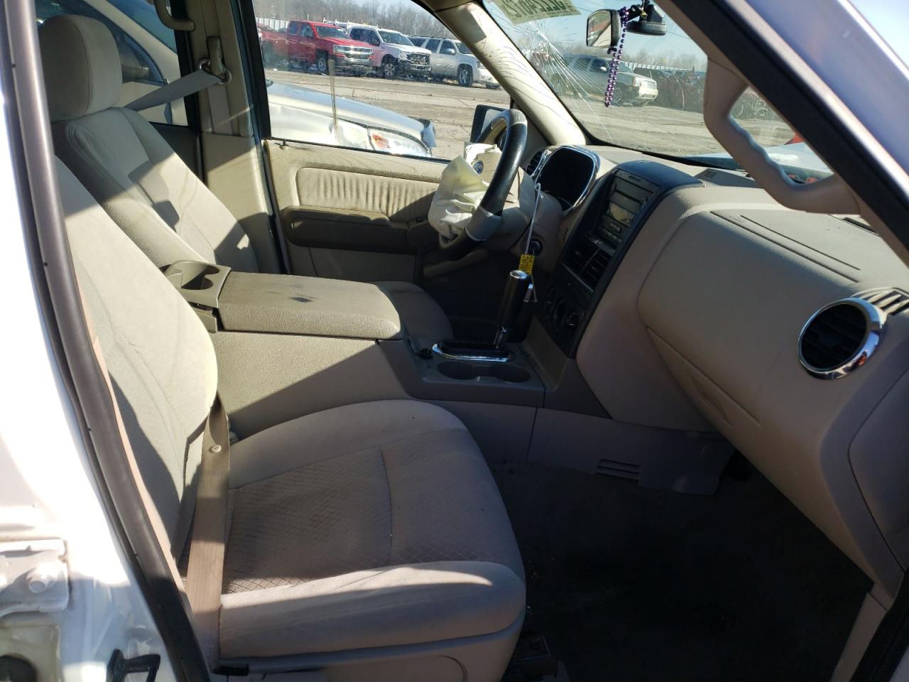 Photo 5 from auction – 2006 FORD EXPLORER X with VIN 1FMEU62E46UA56641