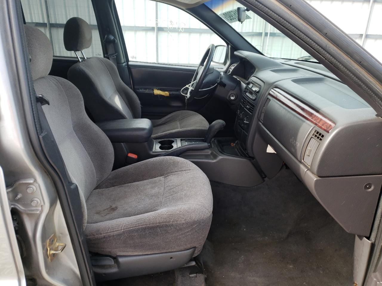 Photo 5 from auction – 2000 JEEP GRAND CHER with VIN 1J4GW48S5YC175665