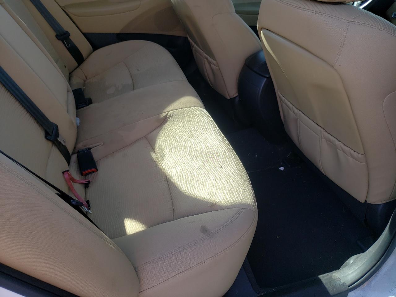 Photo 6 from auction – 2015 HYUNDAI SONATA HYB with VIN KMHEC4A49FA137247