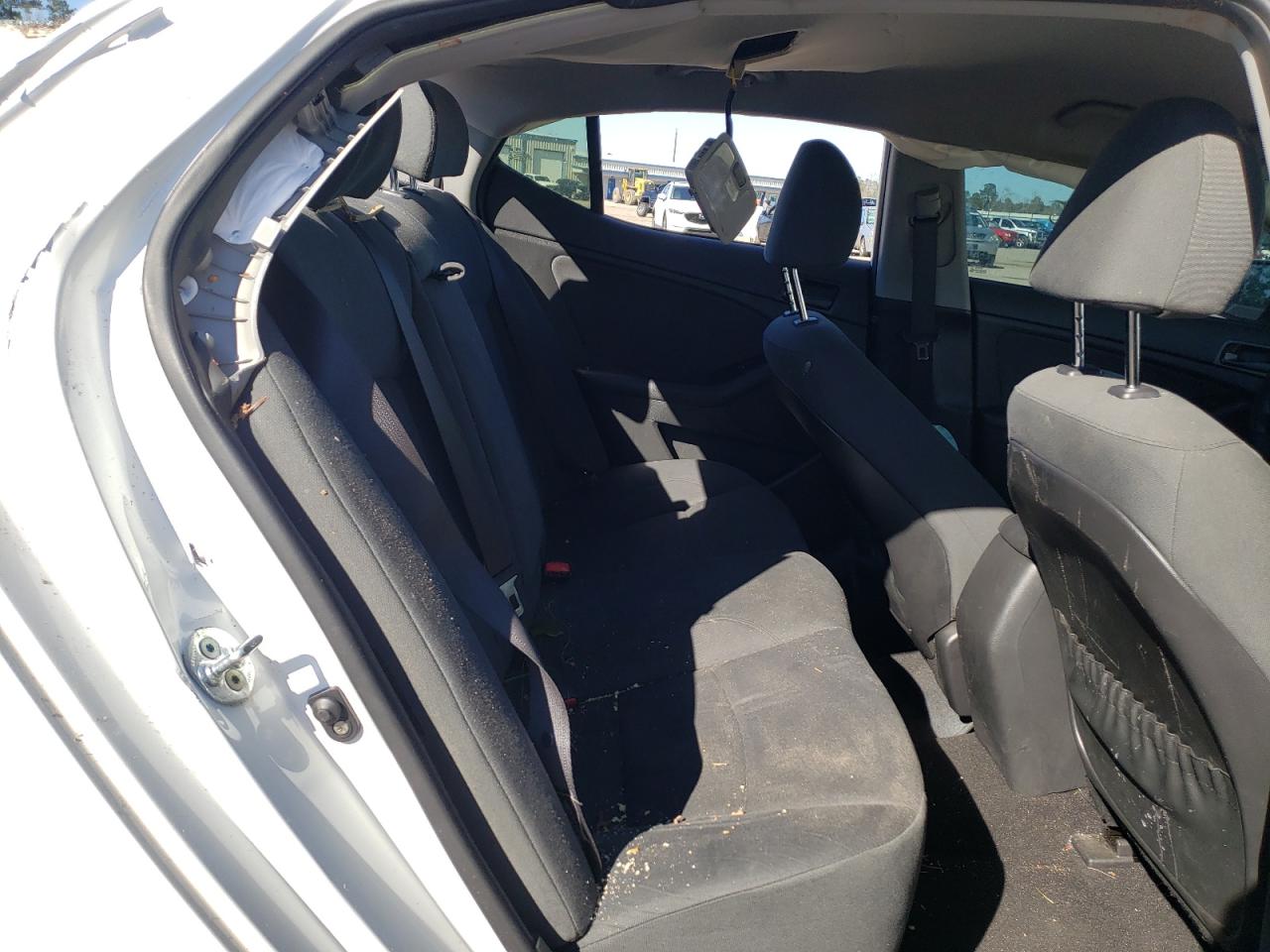 Photo 6 from auction – 2015 KIA OPTIMA LX with VIN KNAGM4A72F5628222