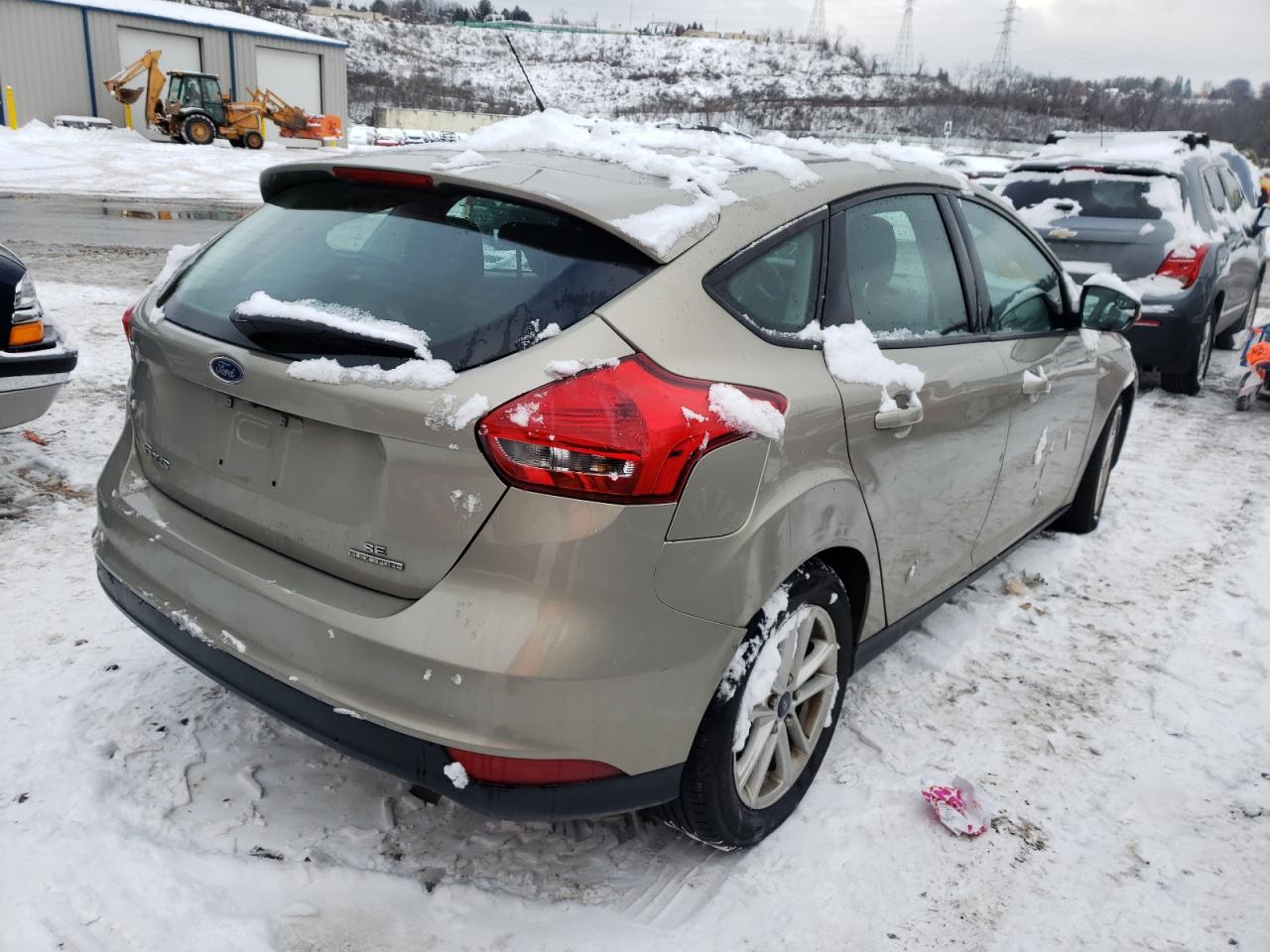 Photo 4 from auction – 2016 FORD FOCUS SE with VIN 1FADP3K24GL276841