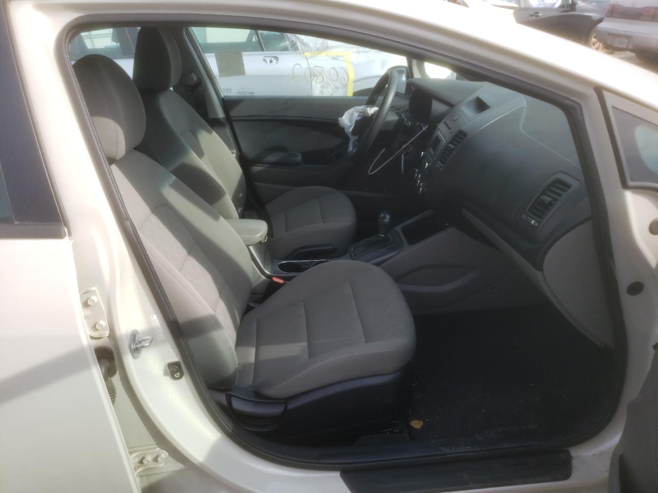 Photo 5 from auction – 2015 KIA FORTE LX with VIN KNAFK4A65F5399950