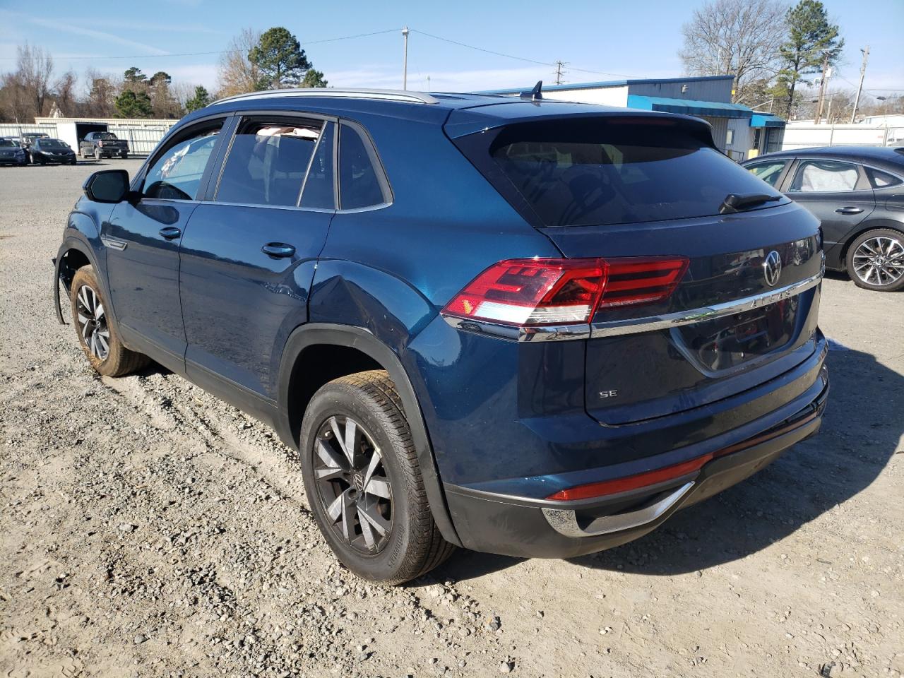 Photo 3 from auction – 2021 VOLKSWAGEN ATLAS CROS with VIN 1V2DC2CA2MC207937