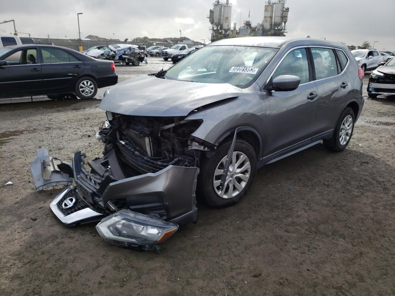 Photo 2 from auction – 2017 NISSAN ROGUE S with VIN KNMAT2MT7HP545076
