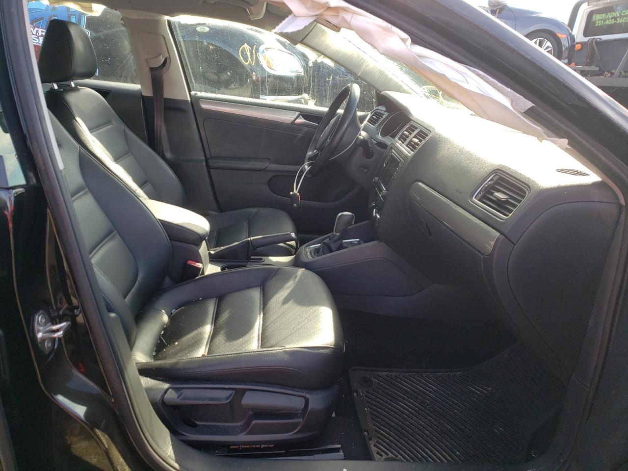 Photo 5 from auction – 2018 VOLKSWAGEN JETTA SE with VIN 3VWDB7AJ3JM204685