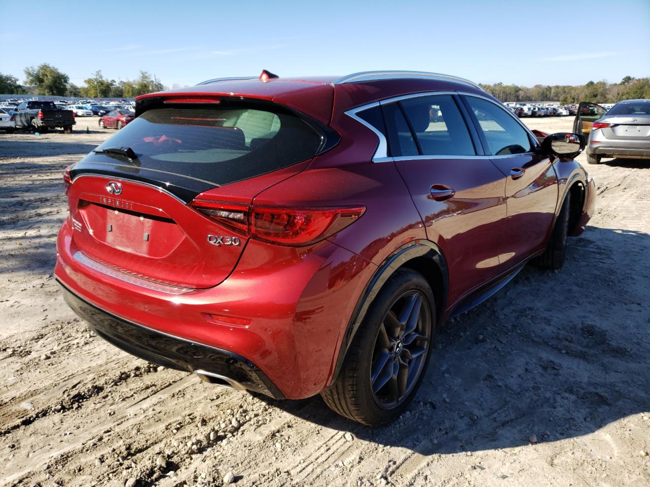 Photo 4 from auction – 2017 INFINITI QX30 BASE with VIN SJKCH5CPXHA020772
