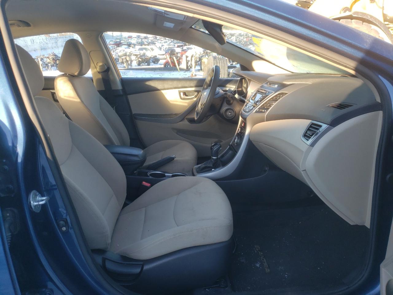 Photo 5 from auction – 2016 HYUNDAI ELANTRA SE with VIN KMHDH4AE3GU623185
