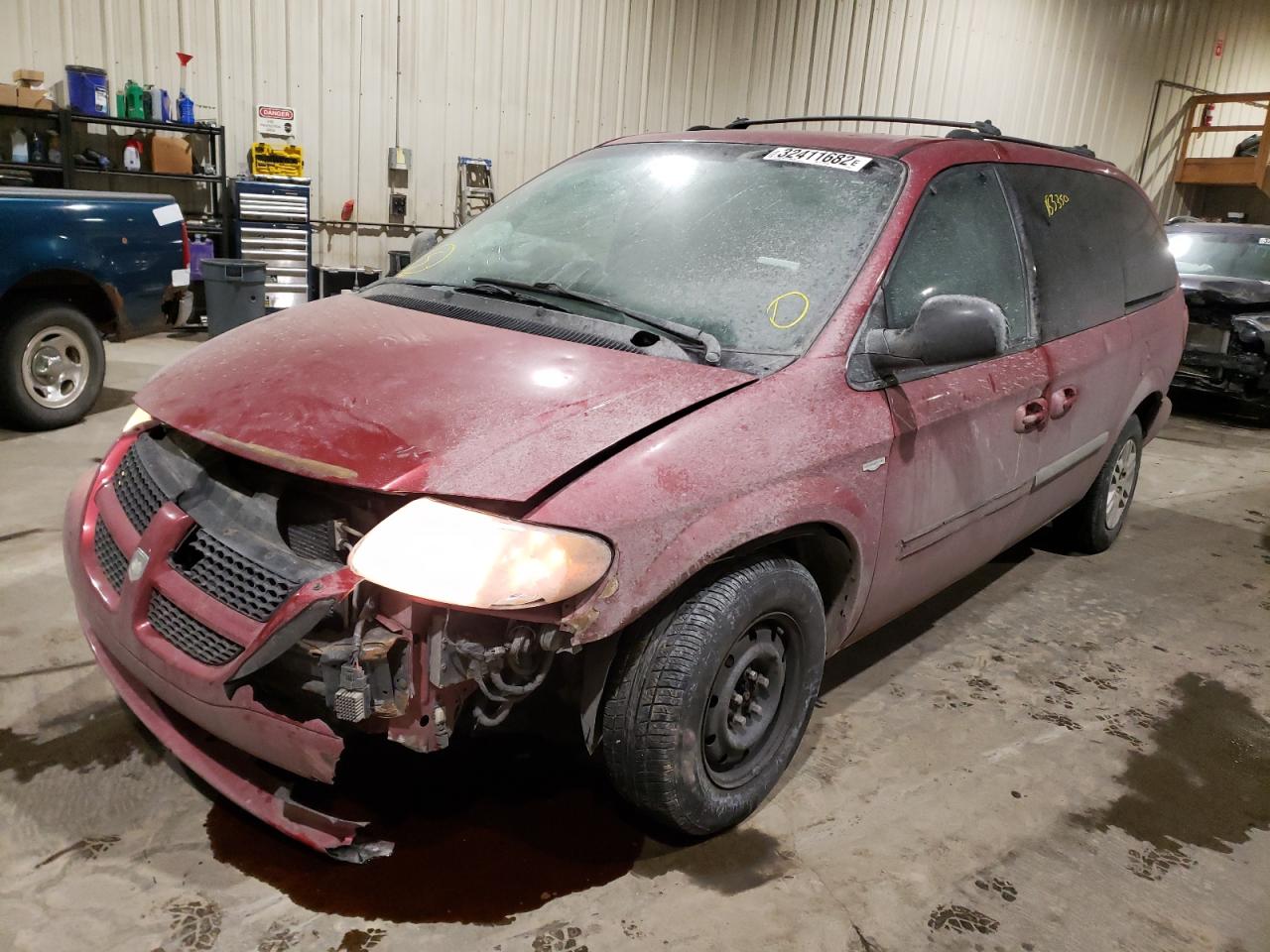 Photo 2 from auction – 2005 DODGE GRAND CARA with VIN 1D4GP24R95B146300