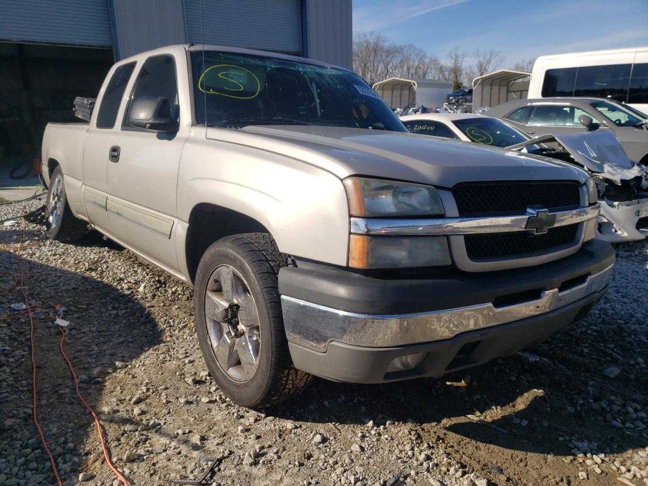 CHEVROLET SILVERADO 2004 with VIN 1GCEC19X94Z272521 - Photo from auction