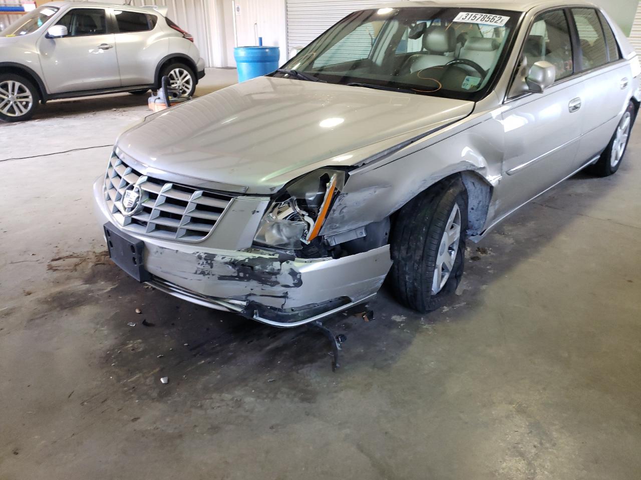 Photo 10 from auction – 2007 CADILLAC DTS with VIN 1G6KD57YX7U172127