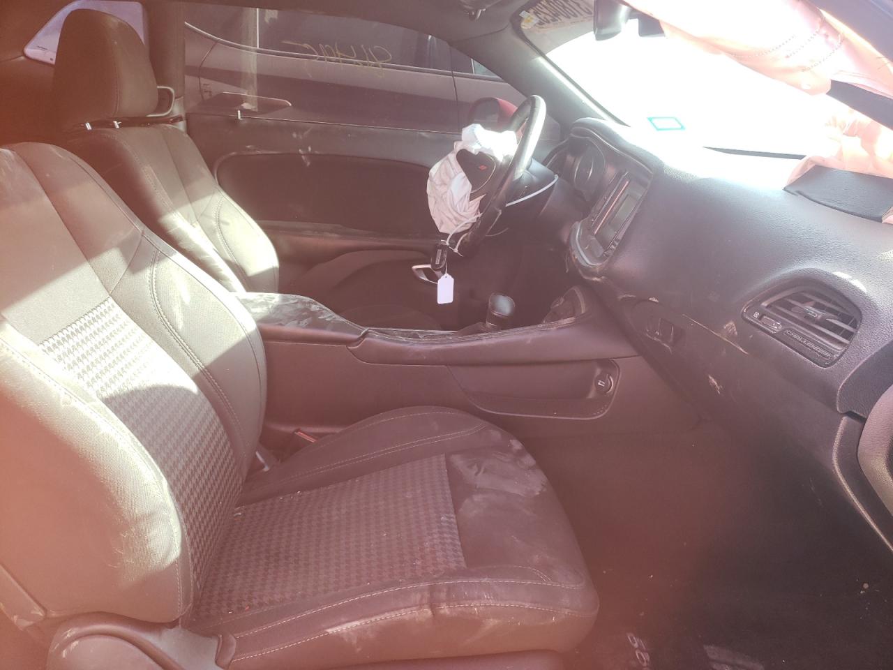 Photo 5 from auction – 2016 DODGE CHALLENGER with VIN 2C3CDZAGXGH301161