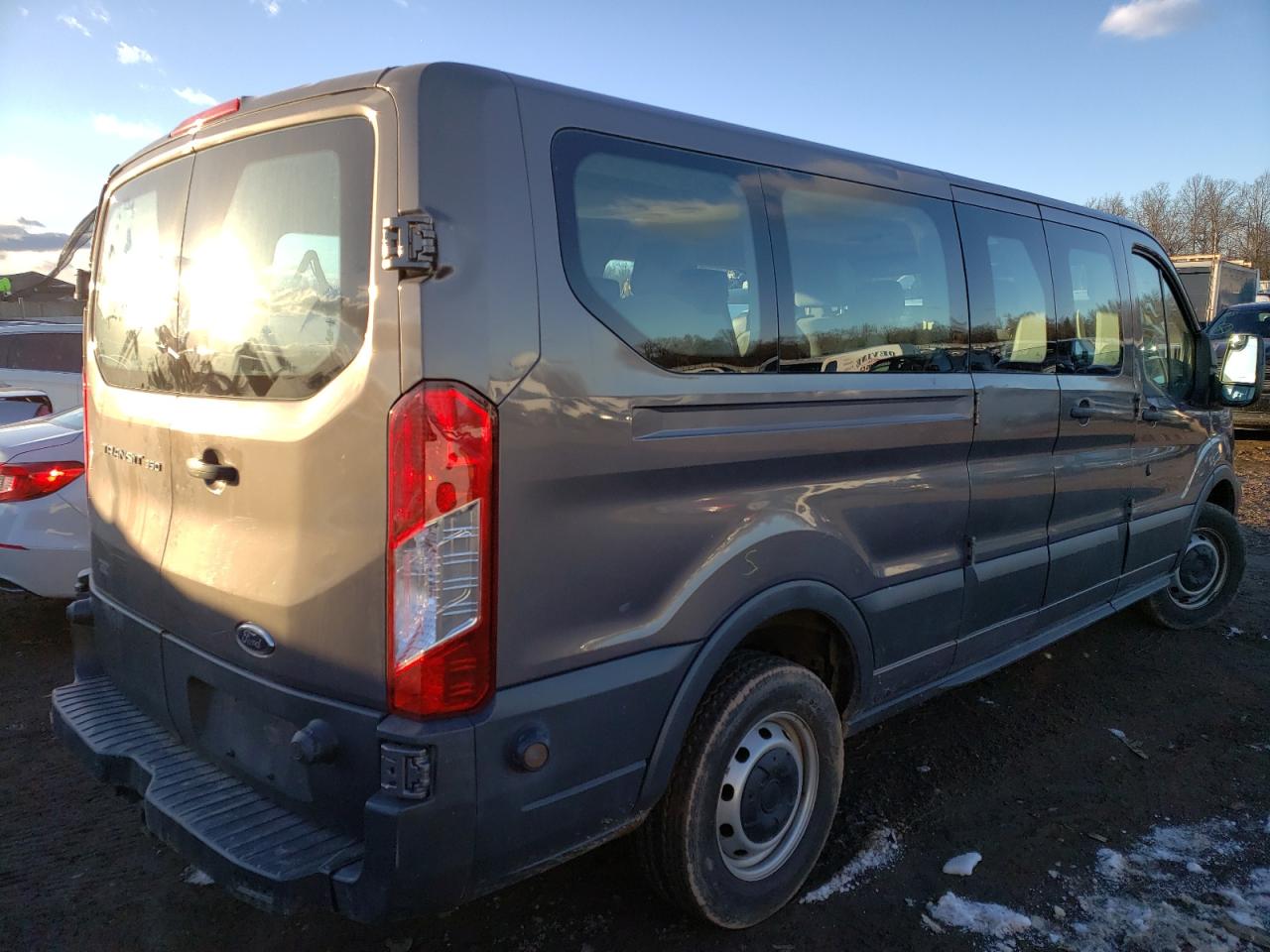 Photo 4 from auction – 2015 FORD TRANSIT T- with VIN 1FBZX2ZM2FKA97031