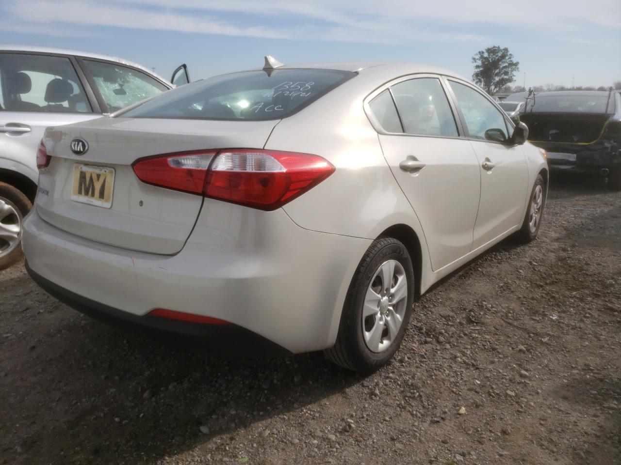 Photo 4 from auction – 2015 KIA FORTE LX with VIN KNAFK4A65F5399950