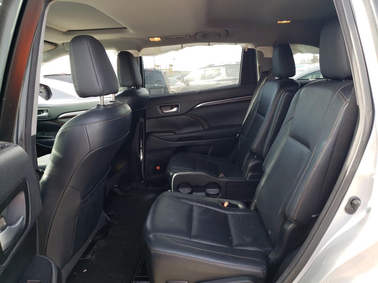 Photo 6 from auction – 2015 TOYOTA HIGHLANDER with VIN 5TDDKRFH3FS108843