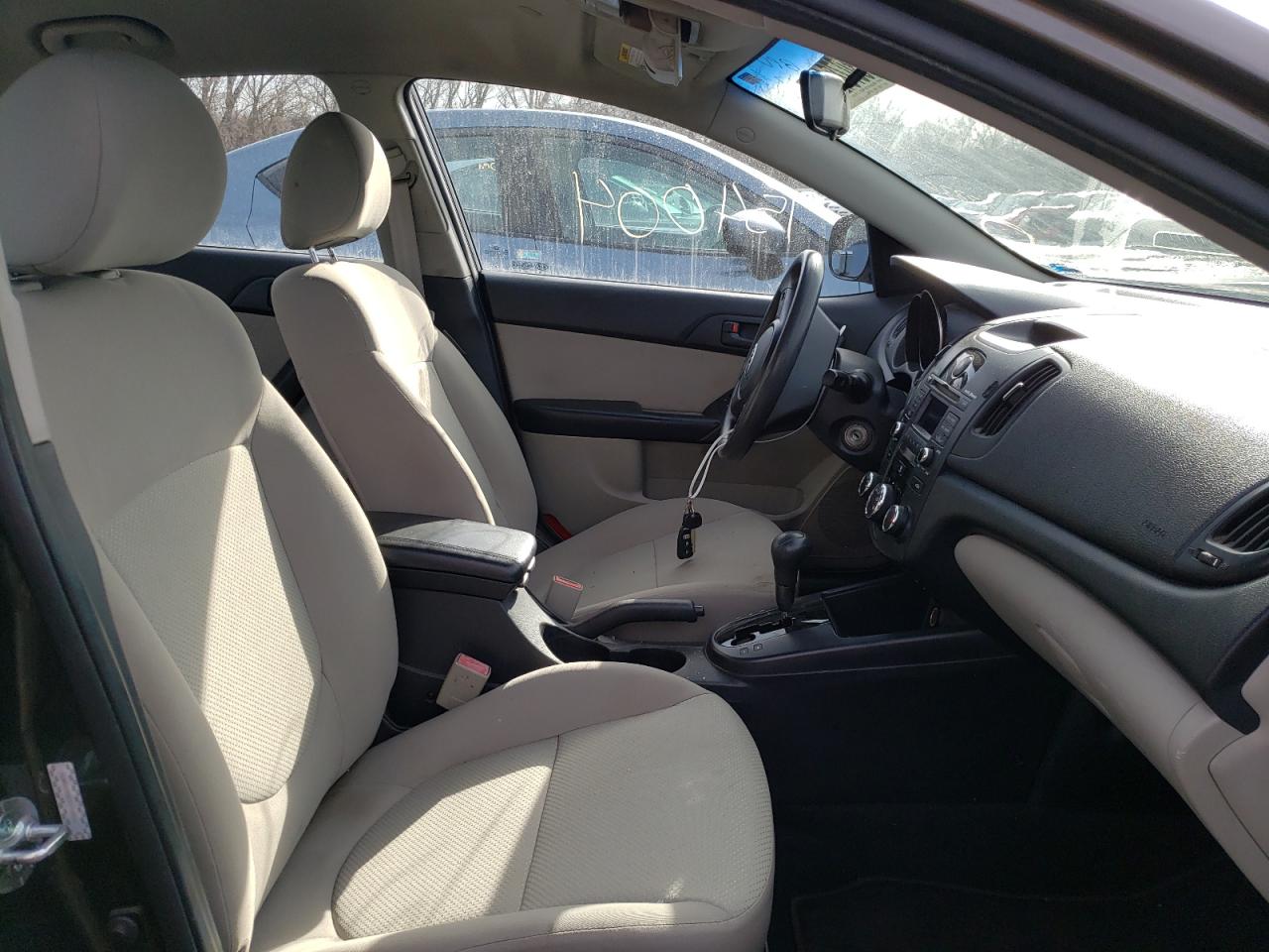 Photo 5 from auction – 2010 KIA FORTE EX with VIN KNAFU4A29A5268830
