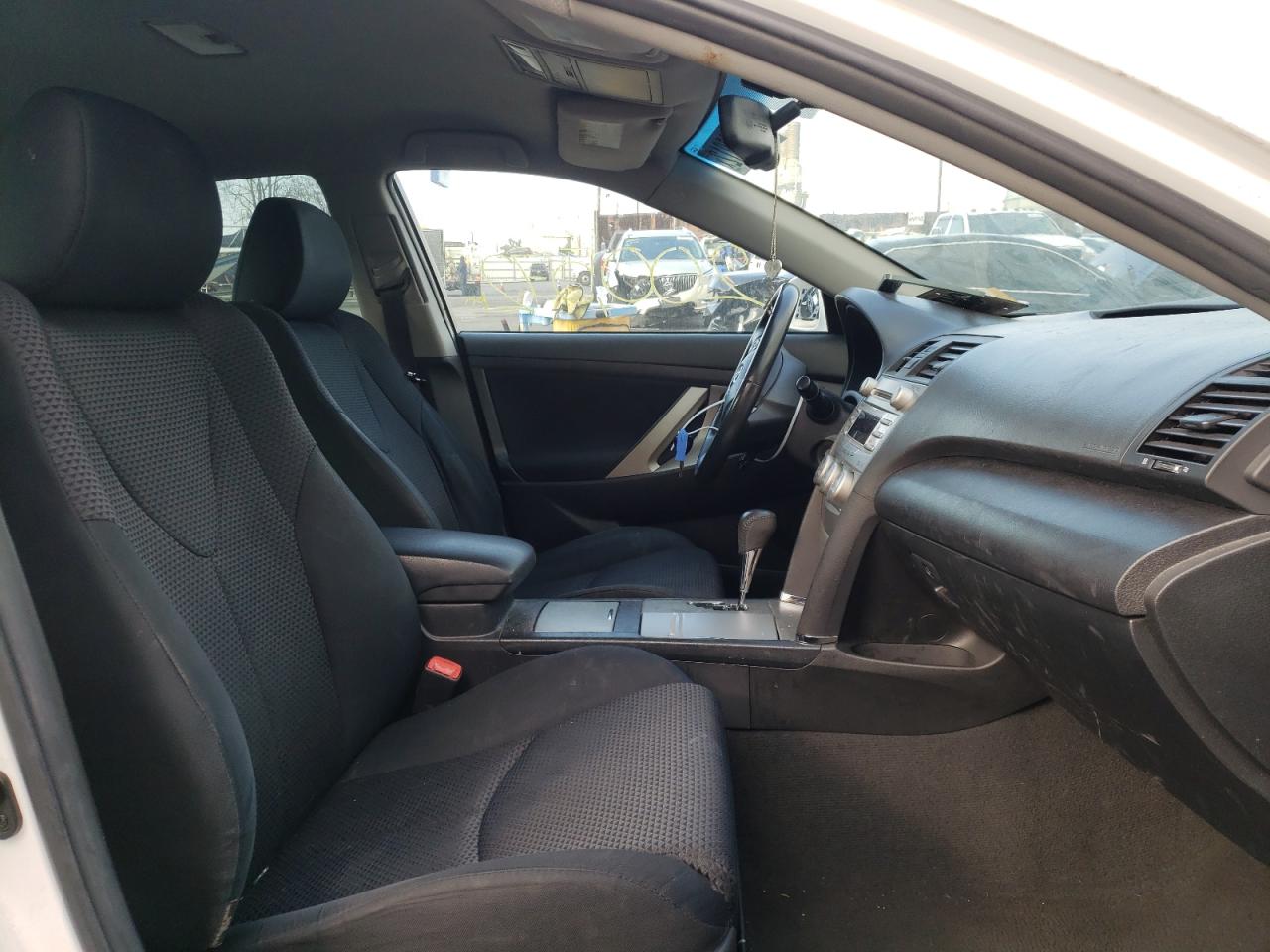 Photo 5 from auction – 2011 TOYOTA CAMRY BASE with VIN 4T1BF3EK5BU596202