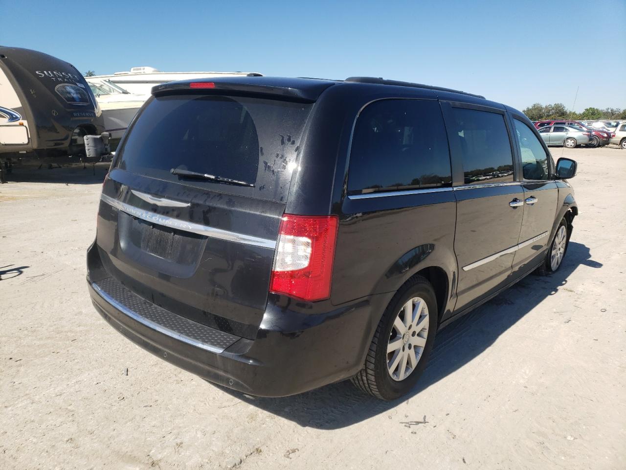 Photo 4 from auction – 2012 CHRYSLER TOWN & COU with VIN 2C4RC1CG2CR266434