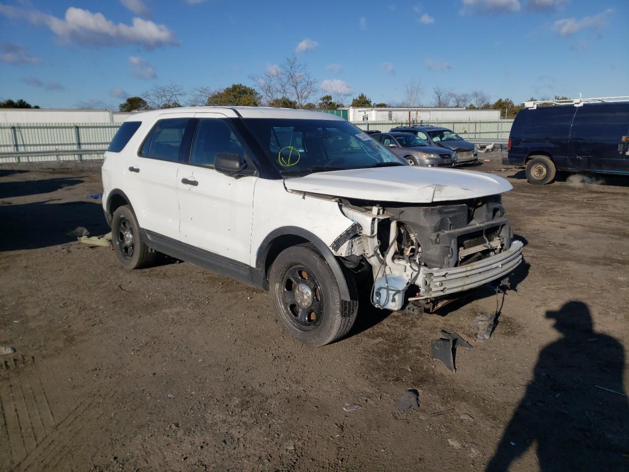 FORD EXPLORER P 2015 with VIN 1FM5K8AR1FGB32403 - Photo from auction